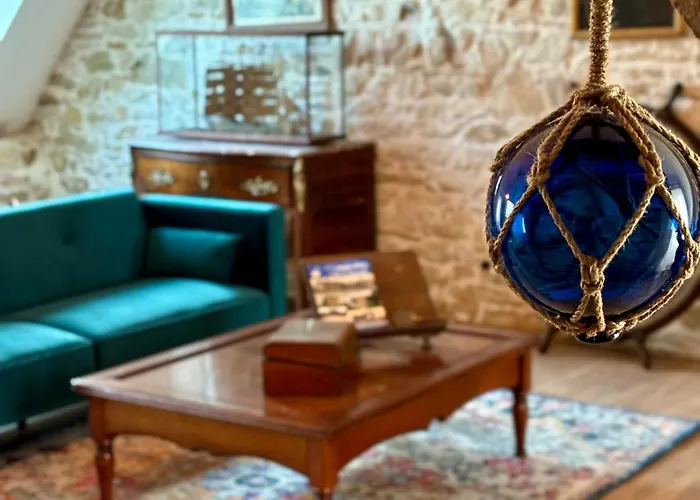 Chateau De La Pervenchere Marin *